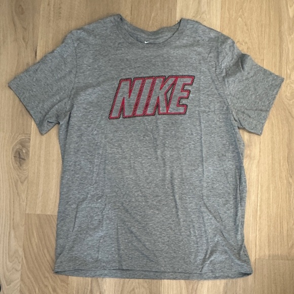 Bundle of Men's XL Nike shirts (4 tee shirts) - Picture 2 of 5